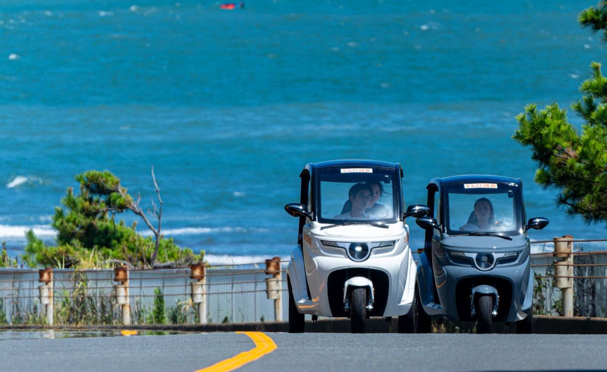 マリーナと電動トゥクトゥク