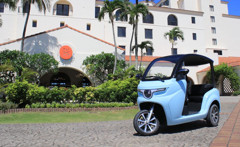 街中の電動トゥクトゥク